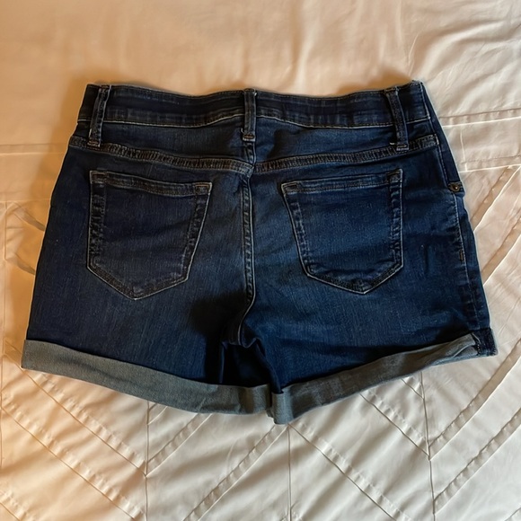 Like New Isabel Maternity Shorts - 2 pairs - Picture 3 of 9